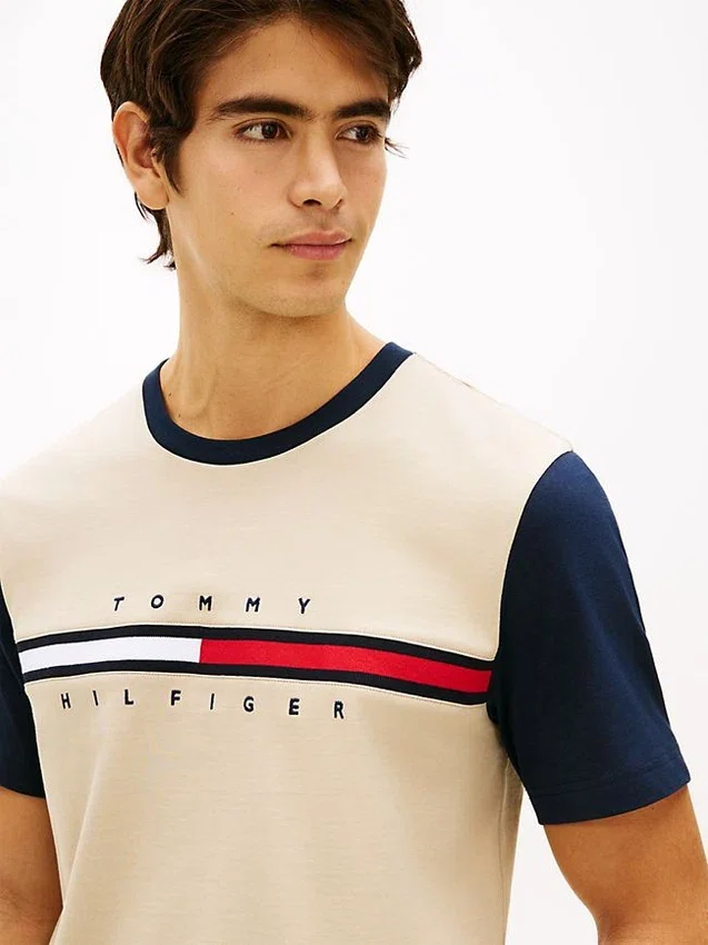 Flag Logo Contrast Sleeve T-Shirt Flag Logo Contrast Sleeve T-Shirt