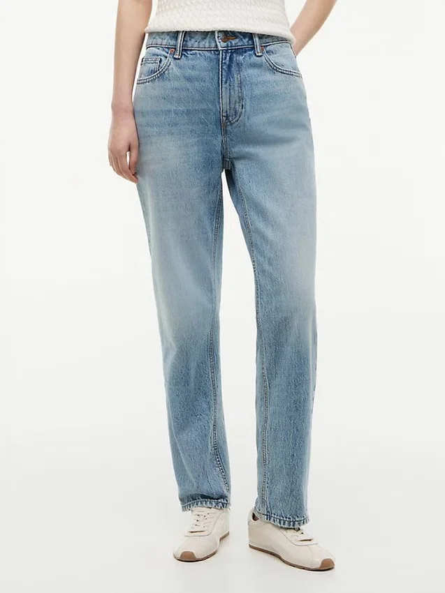 High-Rise Classic Straight Jean High-Rise Classic Straight Jean