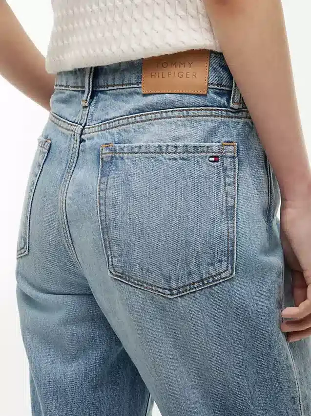 High-Rise Classic Straight Jean High-Rise Classic Straight Jean