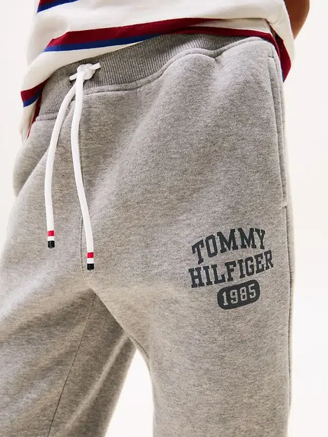 Kids’ Varsity Brushed-Fleece Sweatpant Kids’ Varsity Brushed-Fleece Sweatpant