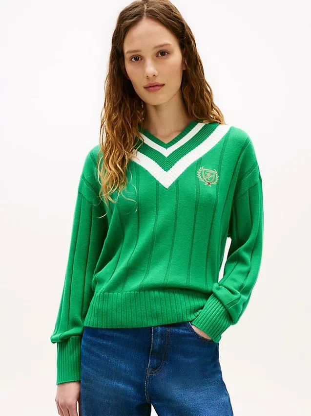 Laurel Leaf Logo Cricket Sweater Laurel Leaf Logo Cricket Sweater