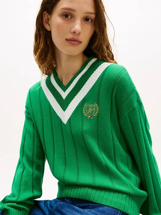 Laurel Leaf Logo Cricket Sweater Laurel Leaf Logo Cricket Sweater
