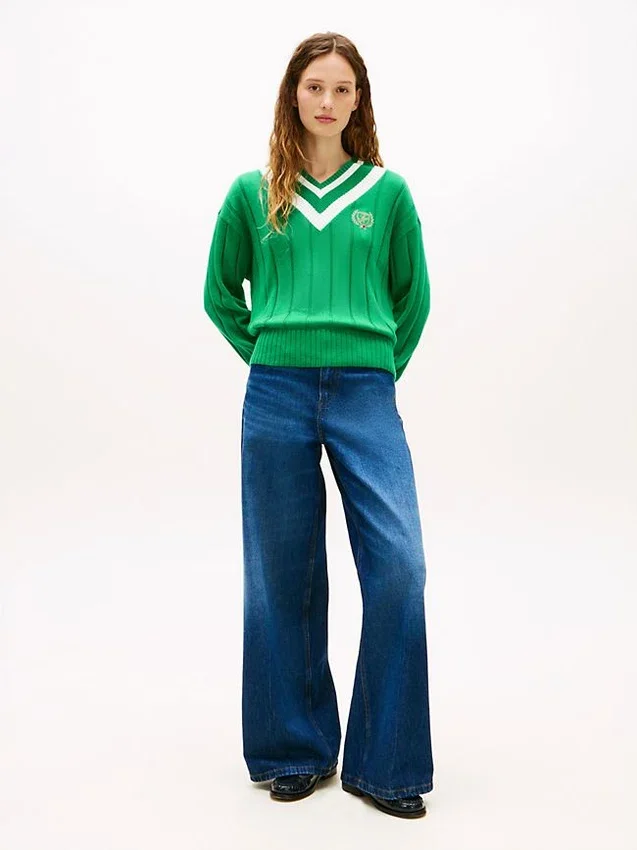Laurel Leaf Logo Cricket Sweater Laurel Leaf Logo Cricket Sweater