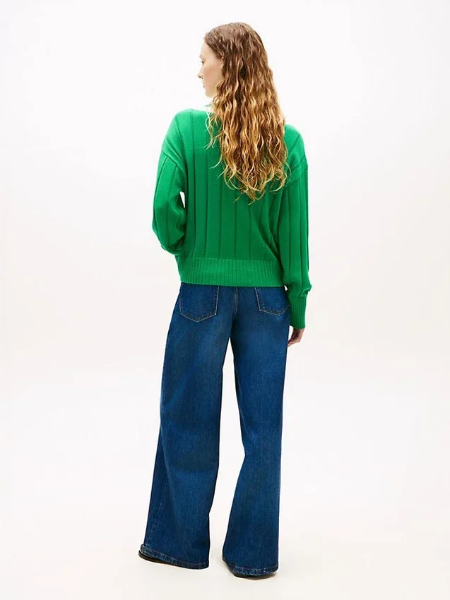 Laurel Leaf Logo Cricket Sweater Laurel Leaf Logo Cricket Sweater