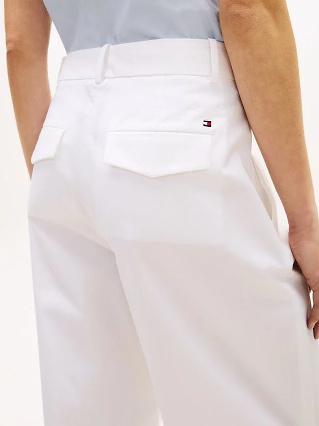 Pleated Twill Barrel Chino Pleated Twill Barrel Chino