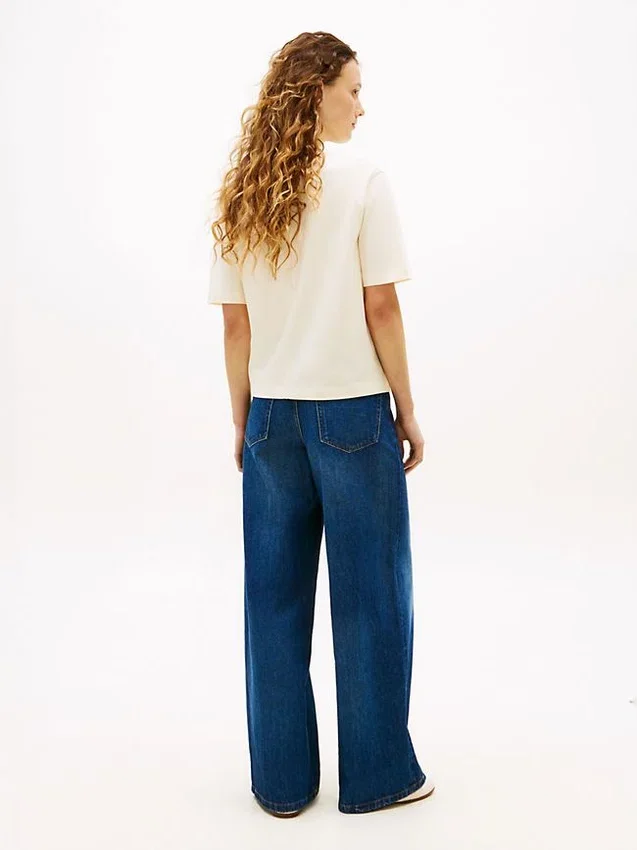 Relaxed Fit Gold-Button Pocket T-Shirt Relaxed Fit Gold-Button Pocket T-Shirt