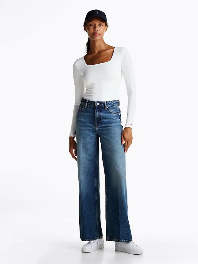 Square-Neck Long-Sleeve Bodysuit Square-Neck Long-Sleeve Bodysuit
