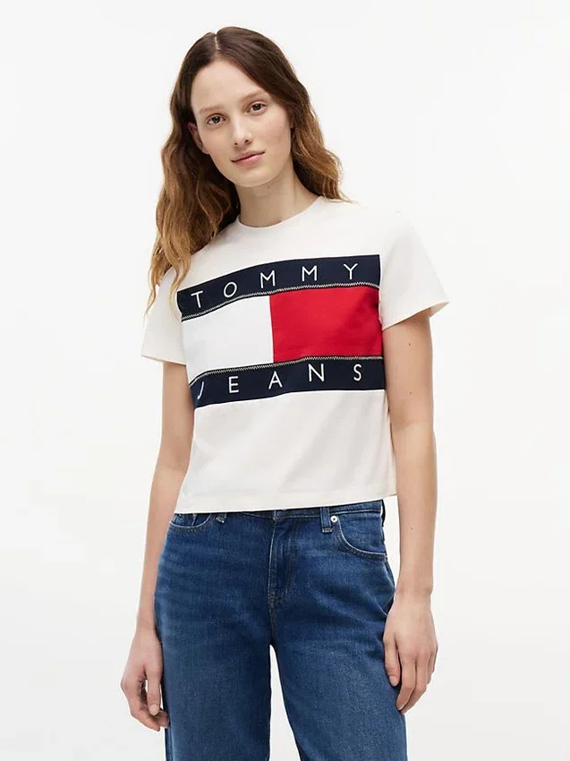 Tommy Jeans Big Flag Logo T-Shirt Tommy Jeans Big Flag Logo T-Shirt