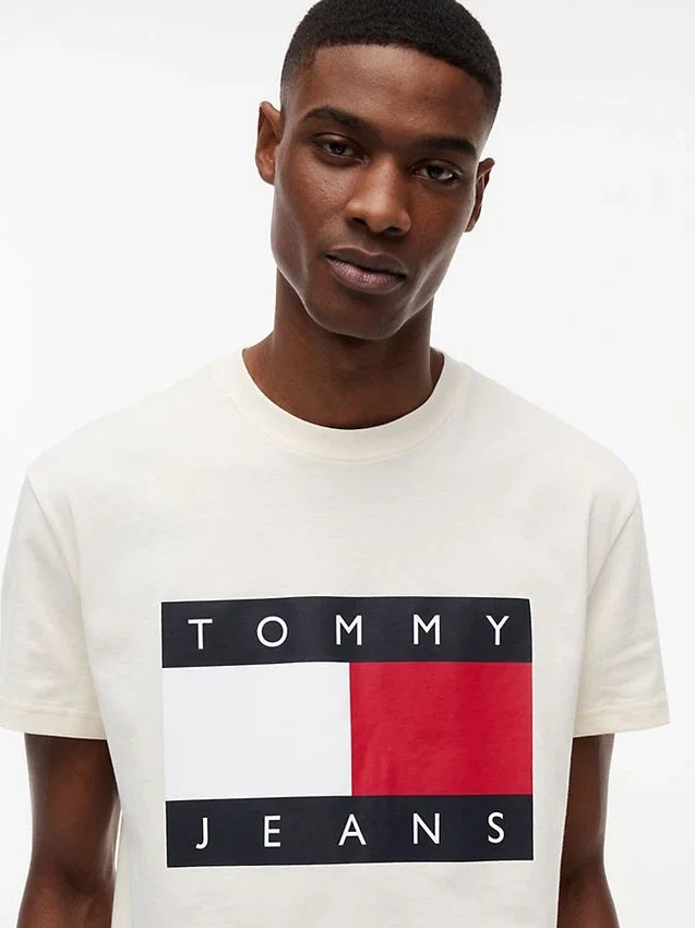 Tommy Jeans Big Flag Logo T-Shirt Tommy Jeans Big Flag Logo T-Shirt