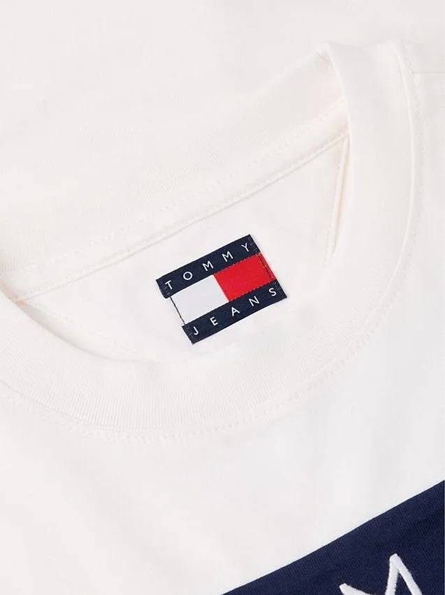 Tommy Jeans Big Flag Logo T-Shirt Tommy Jeans Big Flag Logo T-Shirt