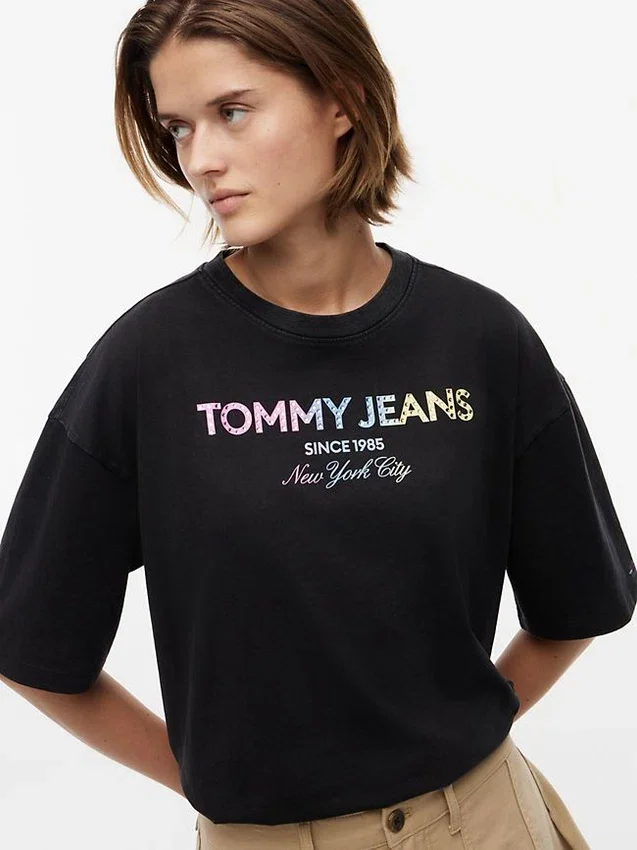 Tommy Jeans Crystal Logo T-Shirt Tommy Jeans Crystal Logo T-Shirt