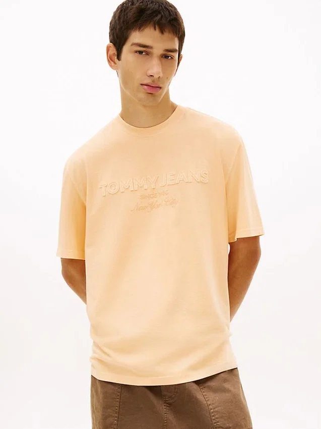 Tommy Jeans Distressed Logo T-Shirt Tommy Jeans Distressed Logo T-Shirt