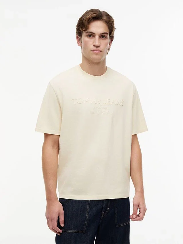 Tommy Jeans Distressed Logo T-Shirt Tommy Jeans Distressed Logo T-Shirt