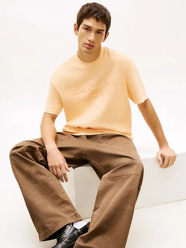 Tommy Jeans Distressed Logo T-Shirt Tommy Jeans Distressed Logo T-Shirt