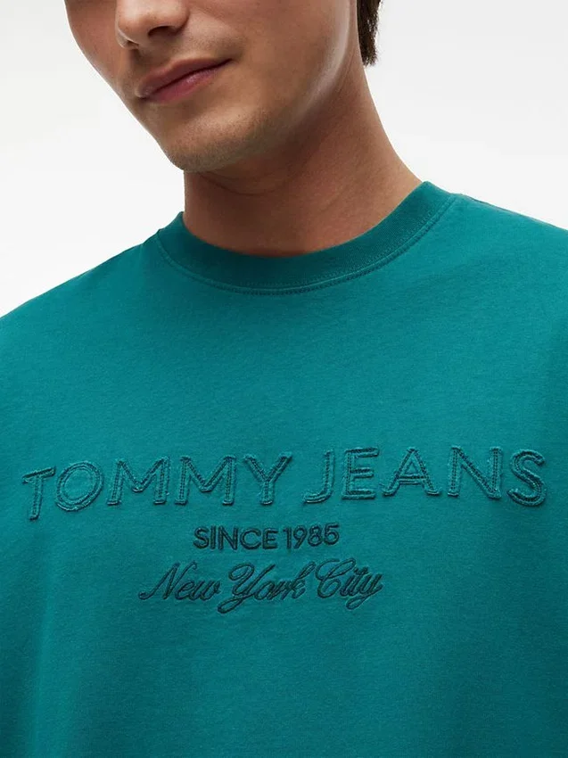 Tommy Jeans Distressed Logo T-Shirt Tommy Jeans Distressed Logo T-Shirt