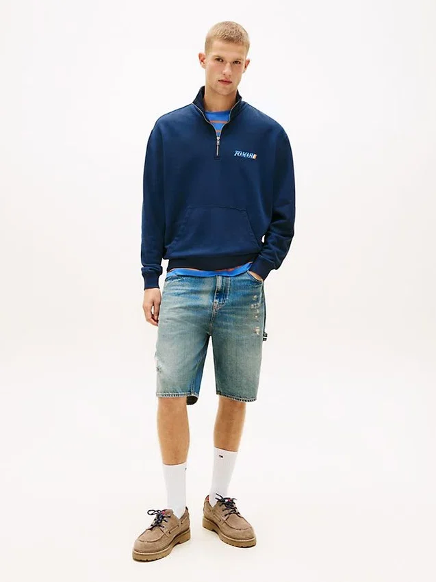 Tommy Jeans Logo Quarter-Zip Sweatshirt Tommy Jeans Logo Quarter-Zip Sweatshirt