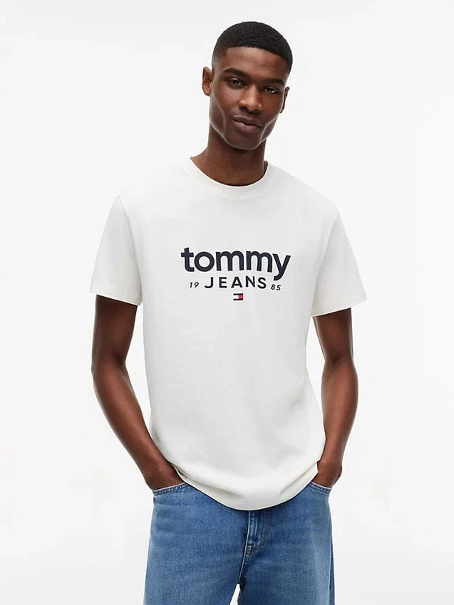 Tommy Jeans Logo Slim Fit T-Shirt Tommy Jeans Logo Slim Fit T-Shirt