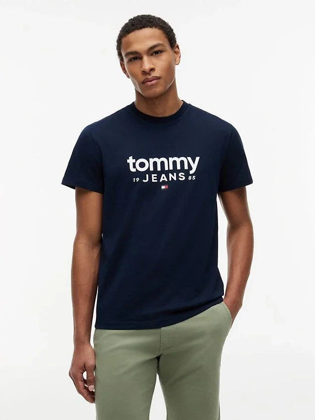 Tommy Jeans Logo Slim Fit T-Shirt Tommy Jeans Logo Slim Fit T-Shirt
