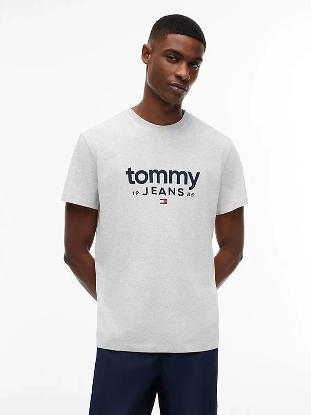 Tommy Jeans Logo Slim Fit T-Shirt Tommy Jeans Logo Slim Fit T-Shirt