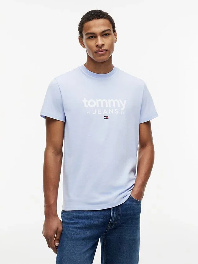 Tommy Jeans Logo Slim Fit T-Shirt Tommy Jeans Logo Slim Fit T-Shirt