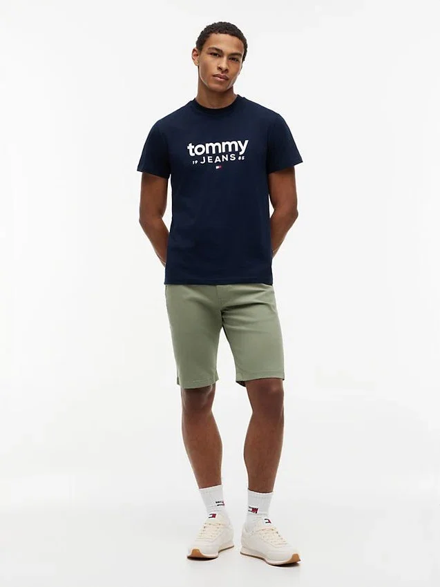 Tommy Jeans Logo Slim Fit T-Shirt Tommy Jeans Logo Slim Fit T-Shirt