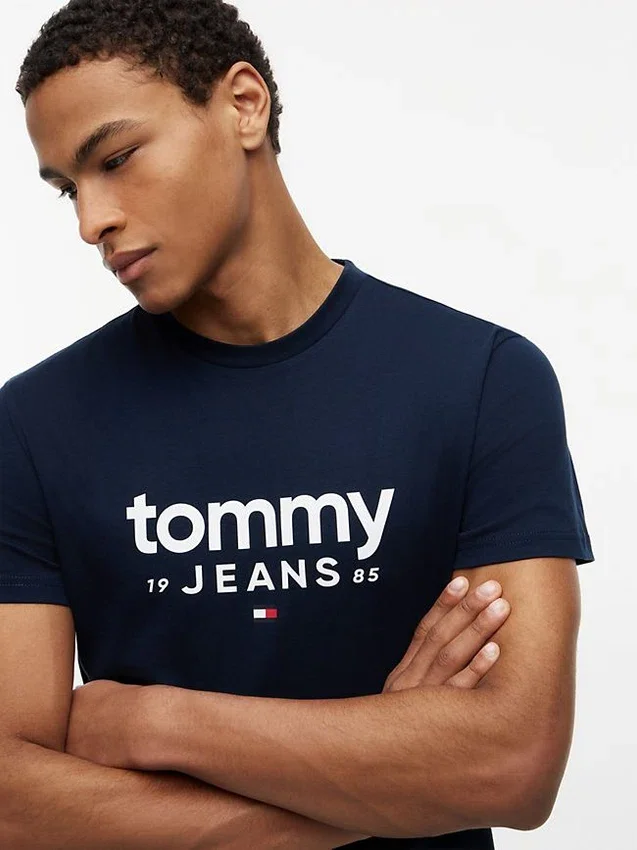 Tommy Jeans Logo Slim Fit T-Shirt Tommy Jeans Logo Slim Fit T-Shirt
