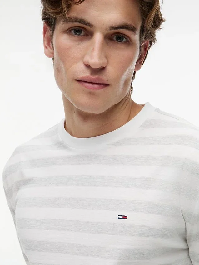 Tommy Jeans Long-Sleeve Striped T-Shirt Tommy Jeans Long-Sleeve Striped T-Shirt