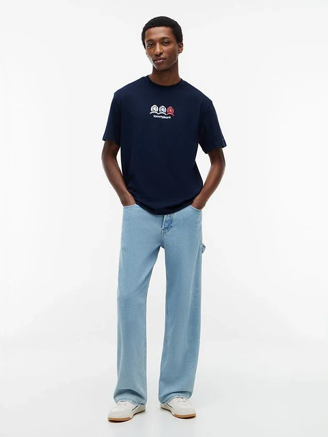 Tommy Jeans Multi-Crest Logo T-Shirt Tommy Jeans Multi-Crest Logo T-Shirt