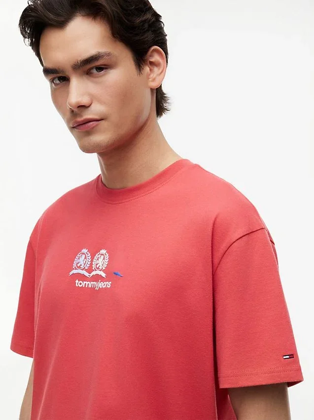 Tommy Jeans Multi-Crest Logo T-Shirt Tommy Jeans Multi-Crest Logo T-Shirt