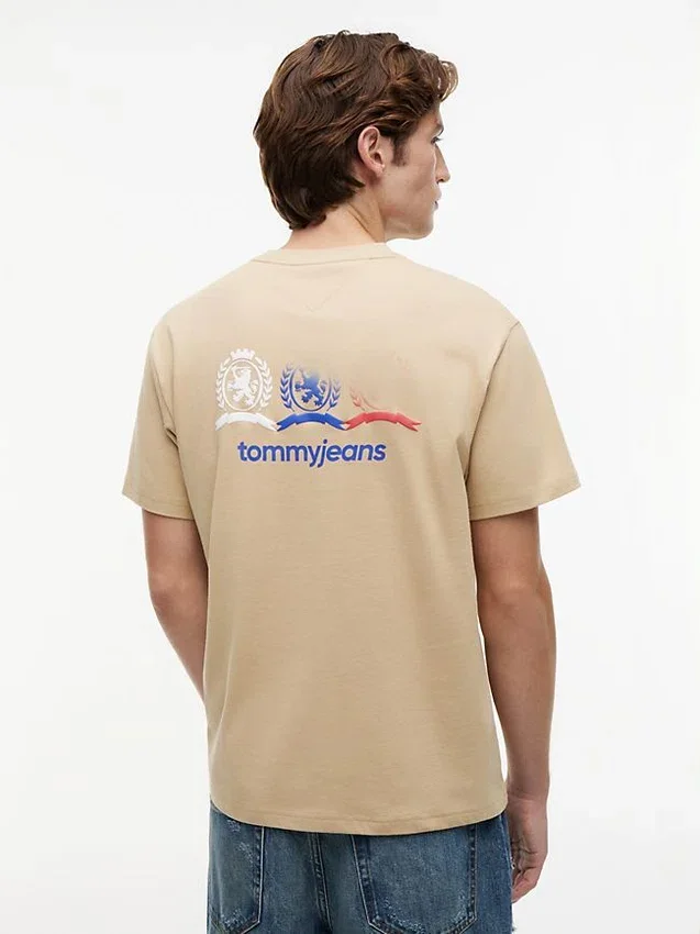Tommy Jeans Multi-Crest Logo T-Shirt Tommy Jeans Multi-Crest Logo T-Shirt