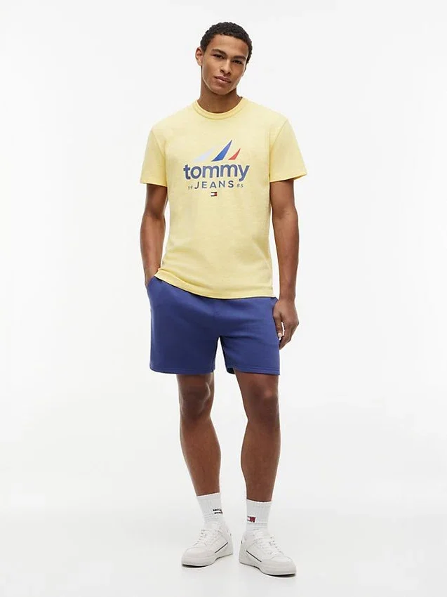 Tommy Jeans Sailing Logo T-Shirt Tommy Jeans Sailing Logo T-Shirt
