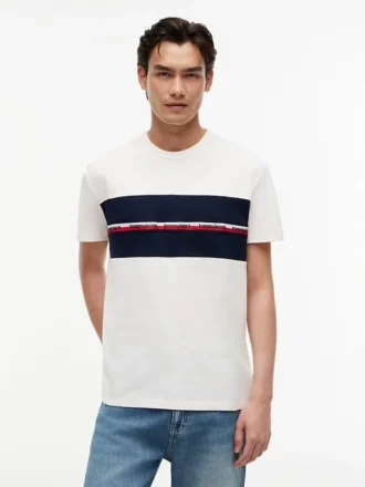 Tommy Jeans Signature Logo Tape T-Shirt