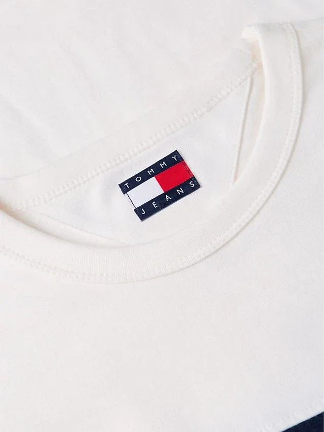 Tommy Jeans Signature Logo Tape T-Shirt Tommy Jeans Signature Logo Tape T-Shirt