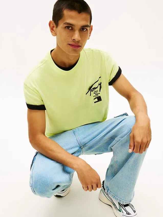 Tommy Jeans Spray Paint Logo T-Shirt Tommy Jeans Spray Paint Logo T-Shirt
