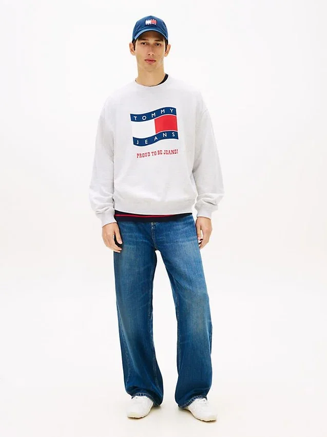 Tommy Jeans Wavy Flag Logo Sweatshirt Tommy Jeans Wavy Flag Logo Sweatshirt