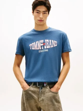 Tommy Jeans Wavy Flag Logo T-Shirt