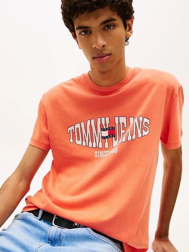 Tommy Jeans Wavy Flag Logo T-Shirt Tommy Jeans Wavy Flag Logo T-Shirt