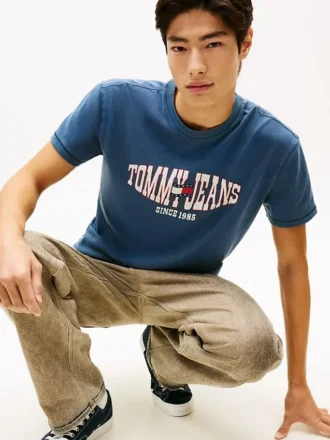 Tommy Jeans Wavy Flag Logo T-Shirt
