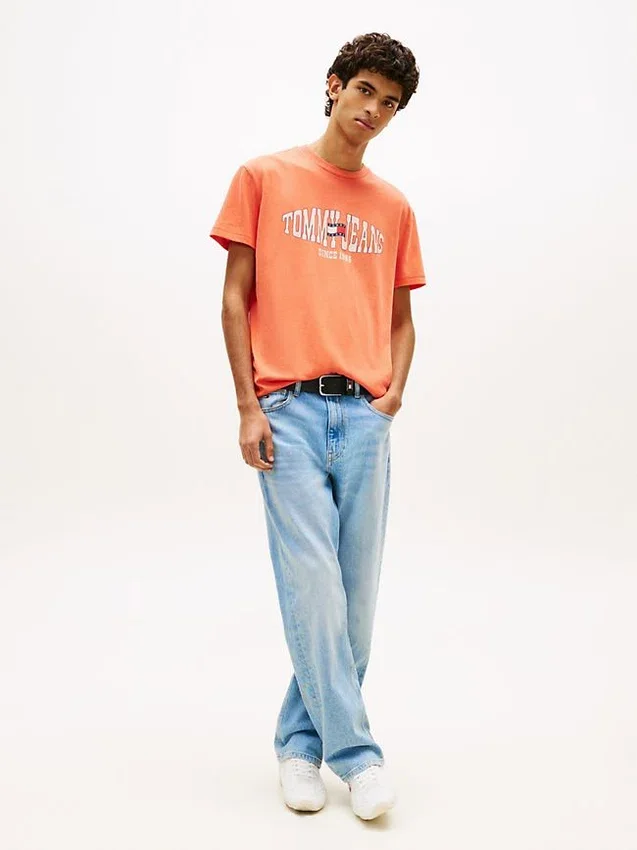 Tommy Jeans Wavy Flag Logo T-Shirt Tommy Jeans Wavy Flag Logo T-Shirt