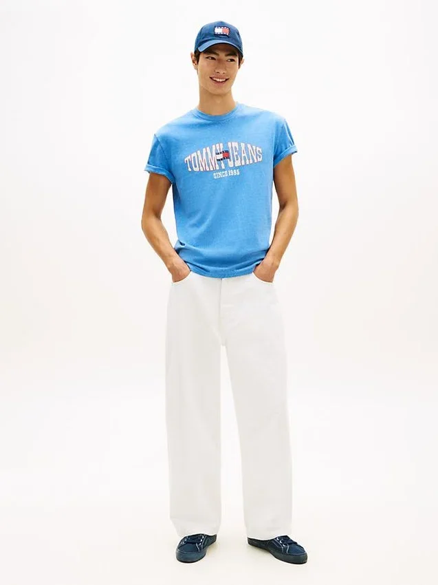 Tommy Jeans Wavy Flag Logo T-Shirt Tommy Jeans Wavy Flag Logo T-Shirt